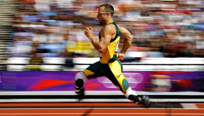 开云官网app-世界杯极限战：攻防战术中的经典瞬间，超级世界杯